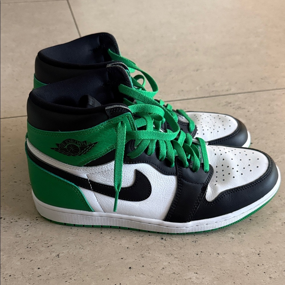 Men’s Nike Jordan 1 high top sneakers size 10.5 brand new